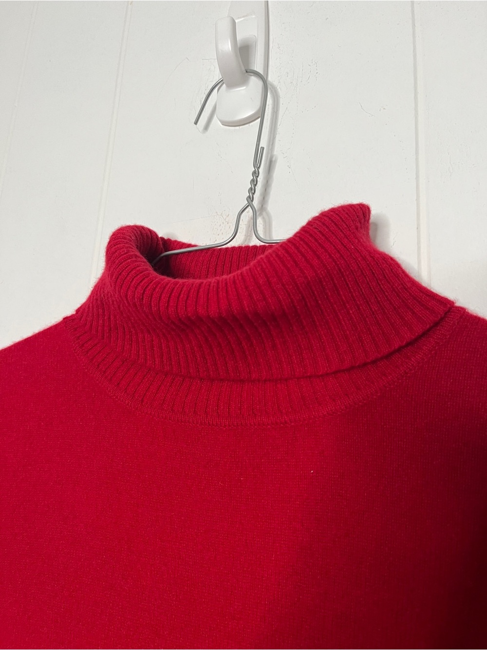 Valerie Stevens 100% Cashmere Red Turtleneck Sweater Size M - Picture 2 of 6